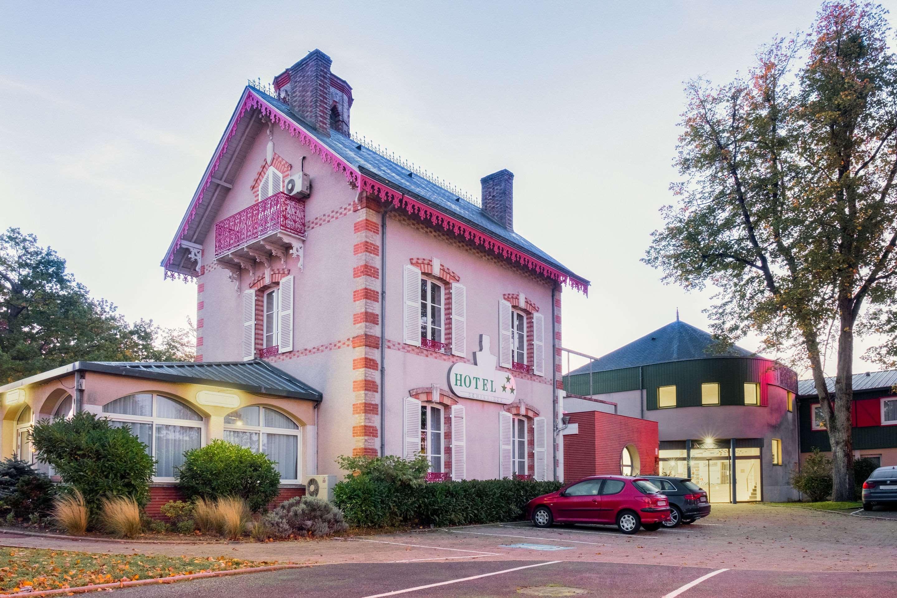 Hotel Le Circuit Le Mans Exterior foto